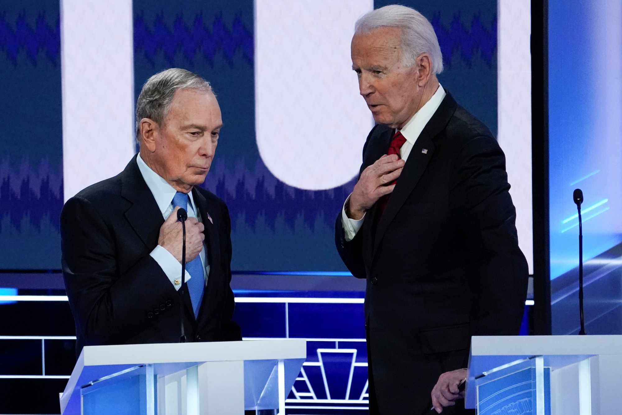 Tỉ phú Bloomberg ra sức giúp ông Joe Biden