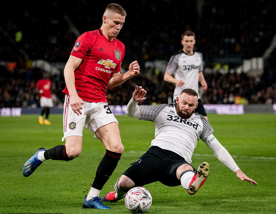 Quật ngã đội bóng của Rooney, Man United vào tứ kết FA Cup