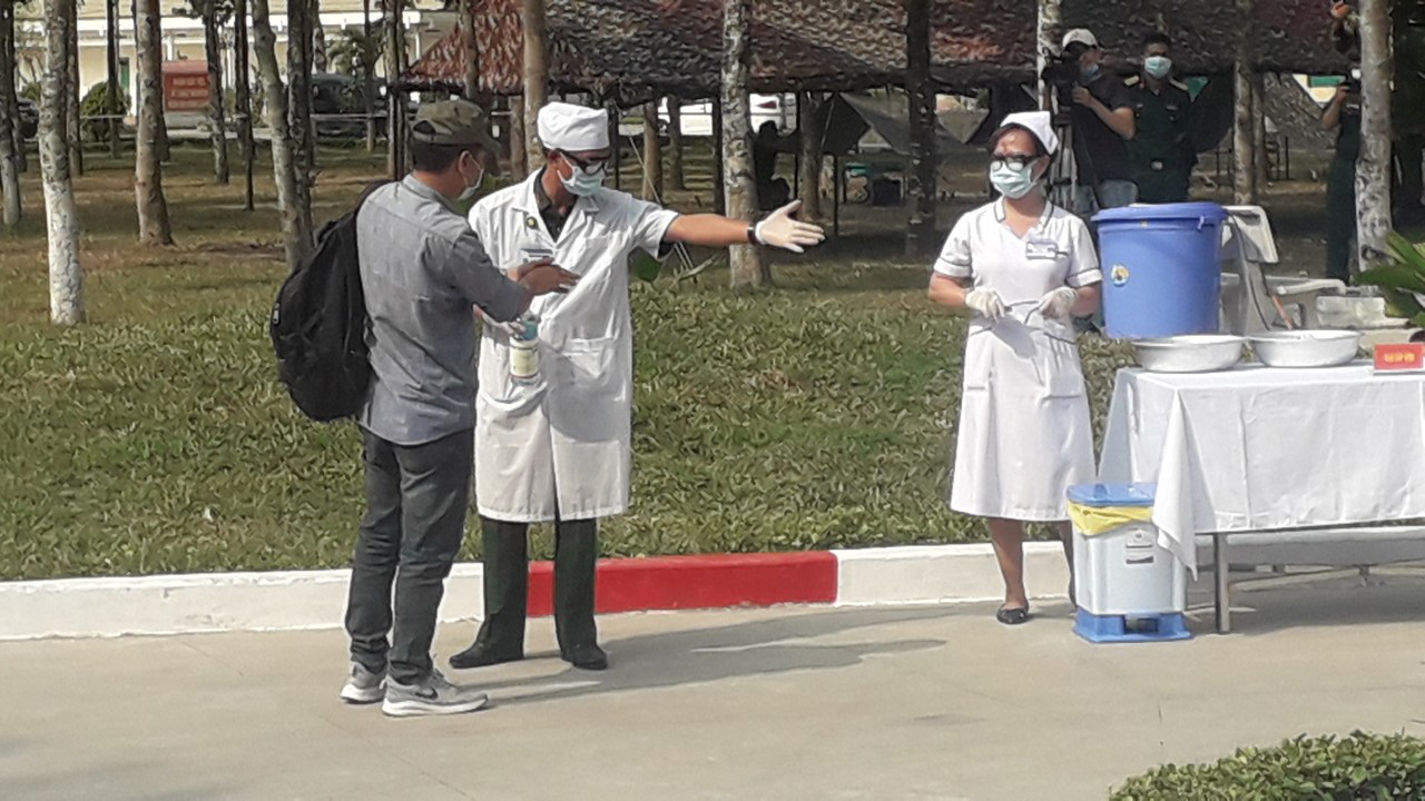 TP HCM: Tìm thấy và cách ly 20 người đi cùng chuyến bay cô gái nhiễm Covid-19 ở Hà Nội