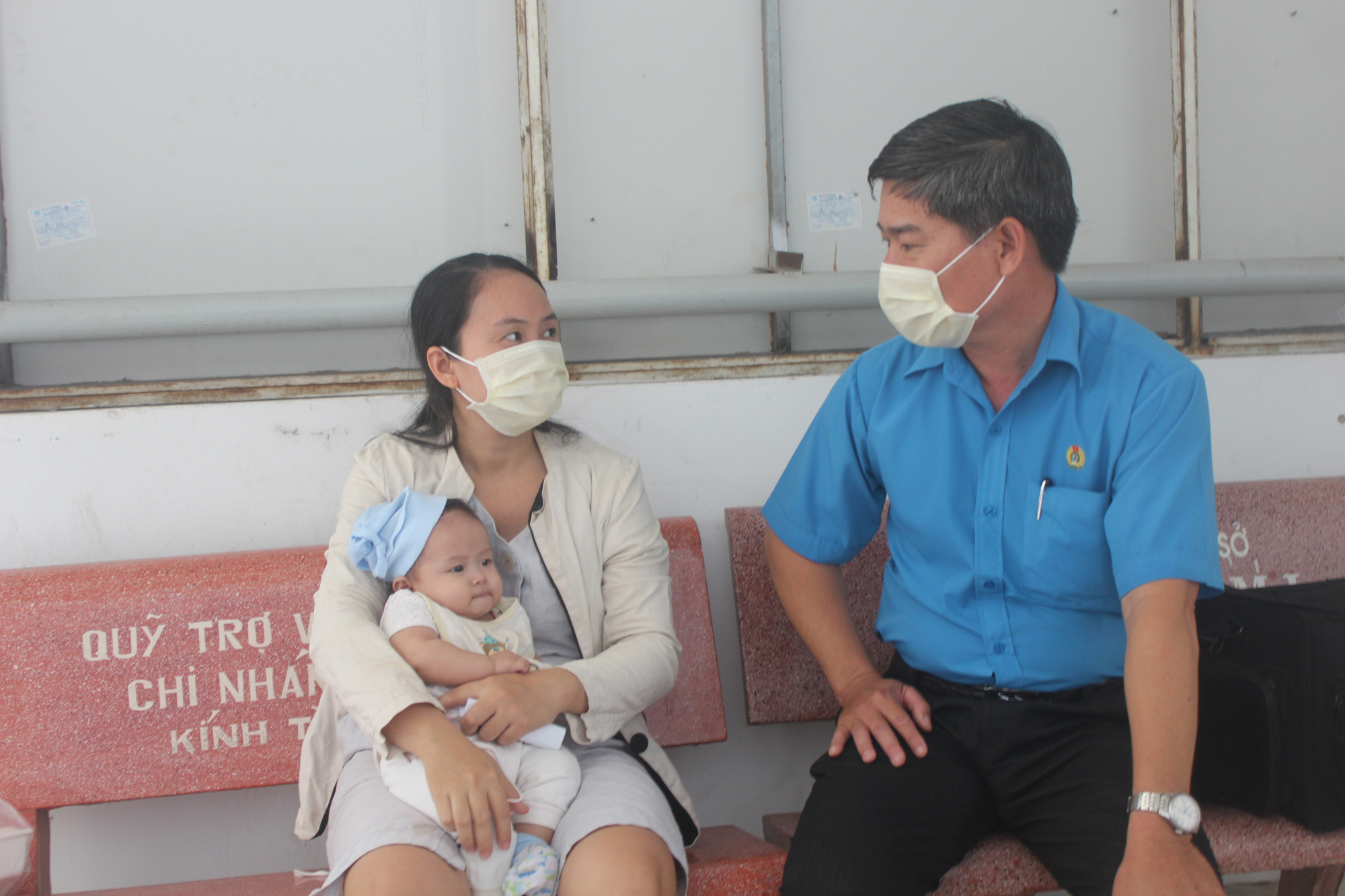 Tiếp sức nữ giáo viên mầm non vượt khó