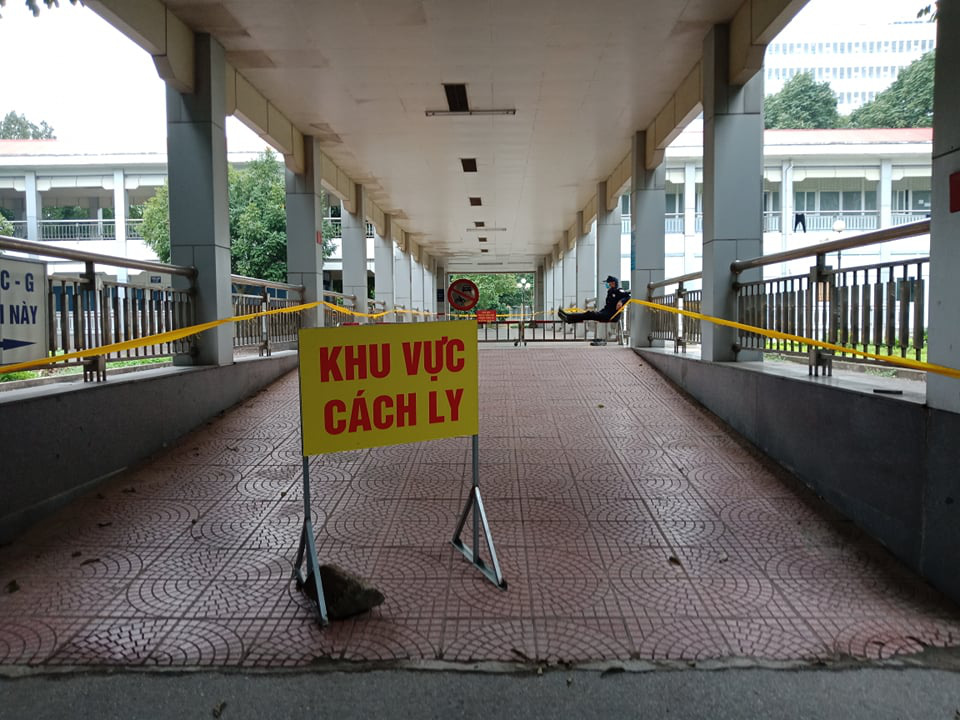 Ca nhiễm Covid-19 thứ 18 đang được theo d&otilde;i đặc biệt tại Bệnh viện Đa khoa Ninh B&igrave;nh - Ảnh 2.