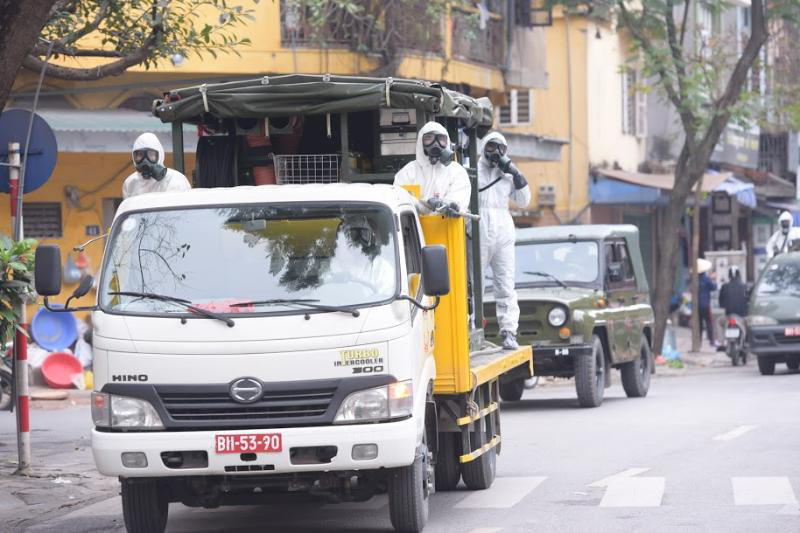 Covid-19: "Chạy đua" khoanh vùng những người liên quan ca thứ 17