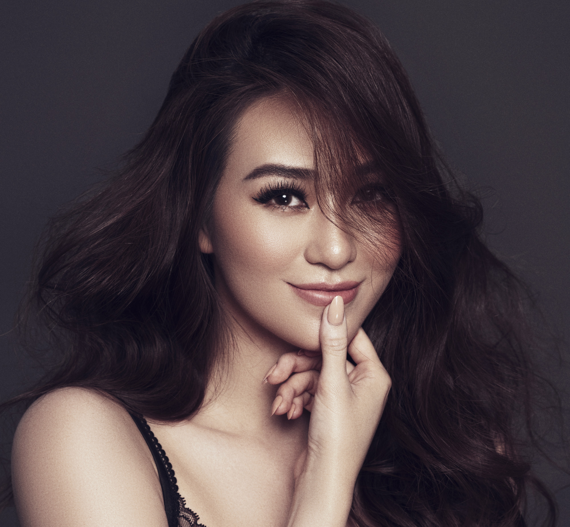 Khánh My: Phụ nữ vẫn đủ khả năng "xây nhà" như đàn ông