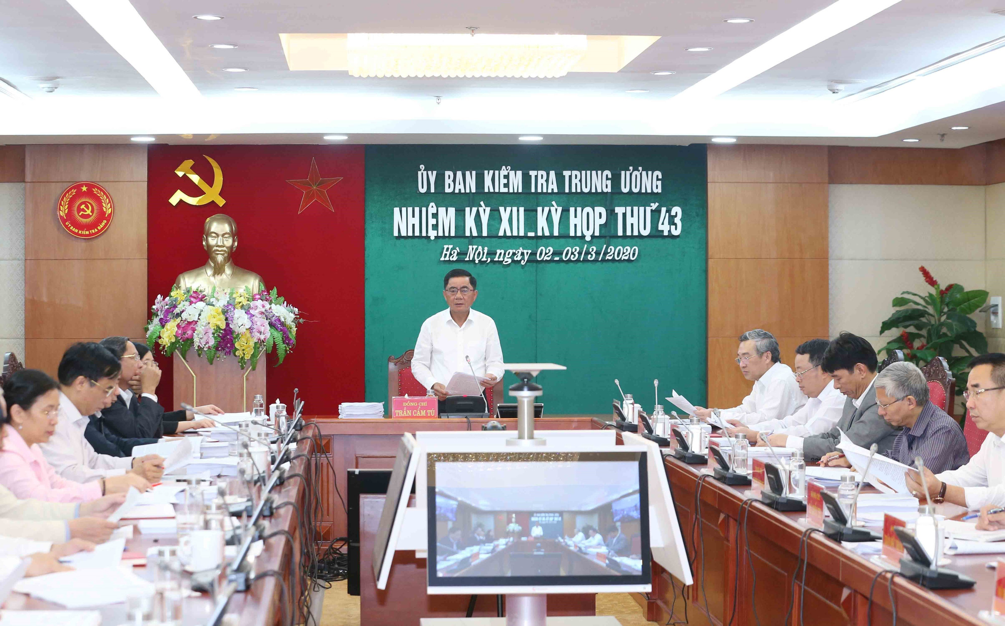 Ngăn chặn bổ nhiệm "thần tốc"