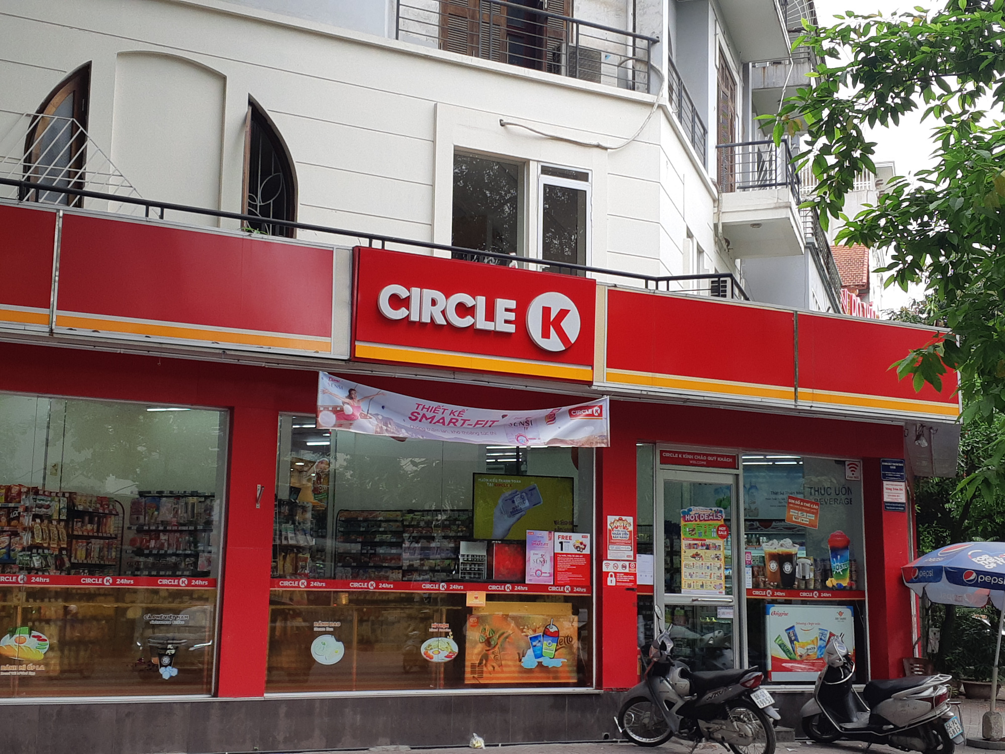 H&agrave; Nội ng&agrave;y đầu thực hiện c&aacute;ch ly to&agrave;n x&atilde; hội để ph&ograve;ng, chống đại dịch Covid-19 - Ảnh 15.