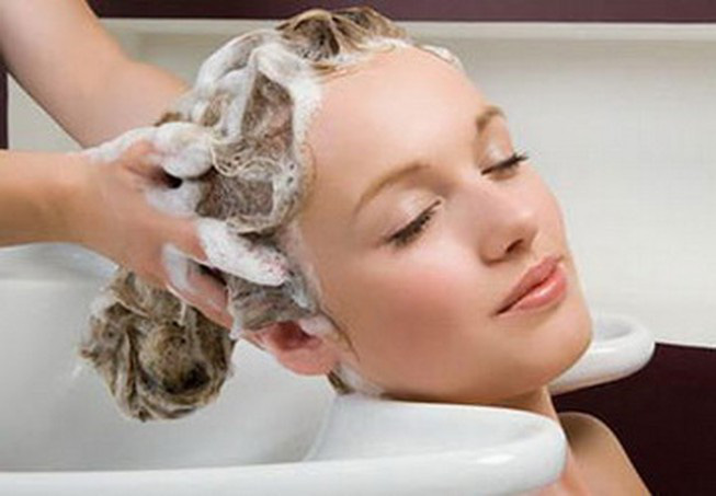 8 sai lầm cực dễ mắc khi gội đầu khiến t&oacute;c bị hư tổn - Ảnh 2.