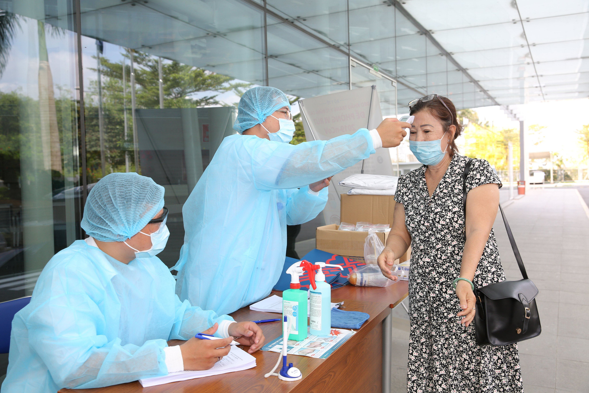 An tâm đi bệnh viện mùa Covid-19