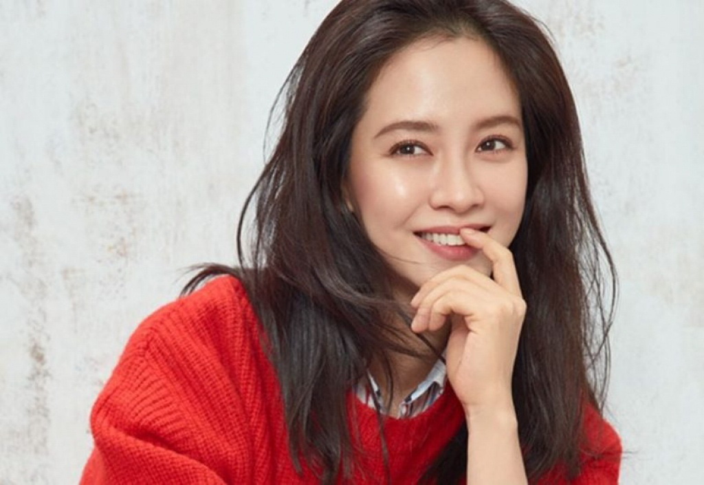 Điều g&igrave; gi&uacute;p Son Ye Jin, Jang Nara lu&ocirc;n trẻ hơn tuổi? - Ảnh 1.
