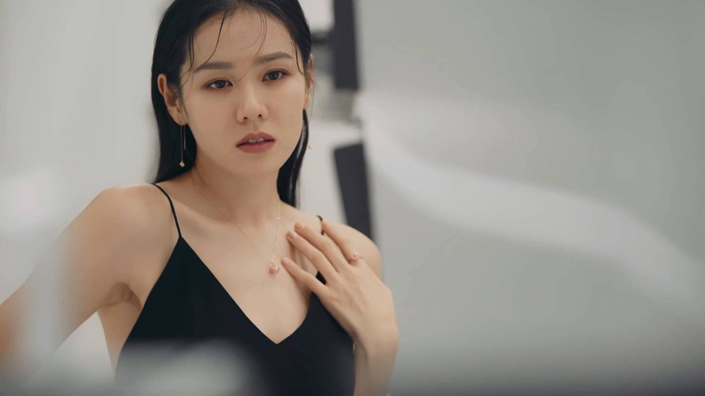 Điều g&igrave; gi&uacute;p Son Ye Jin, Jang Nara lu&ocirc;n trẻ hơn tuổi? - Ảnh 5.