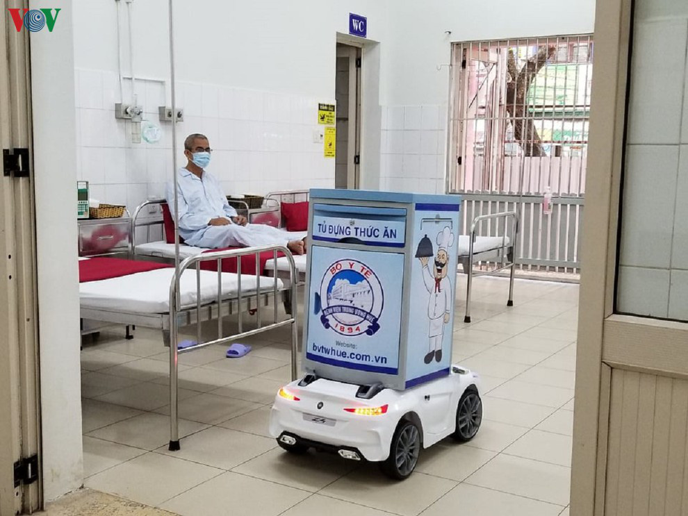 Sớm ứng dụng robot vào việc phòng chống dịch