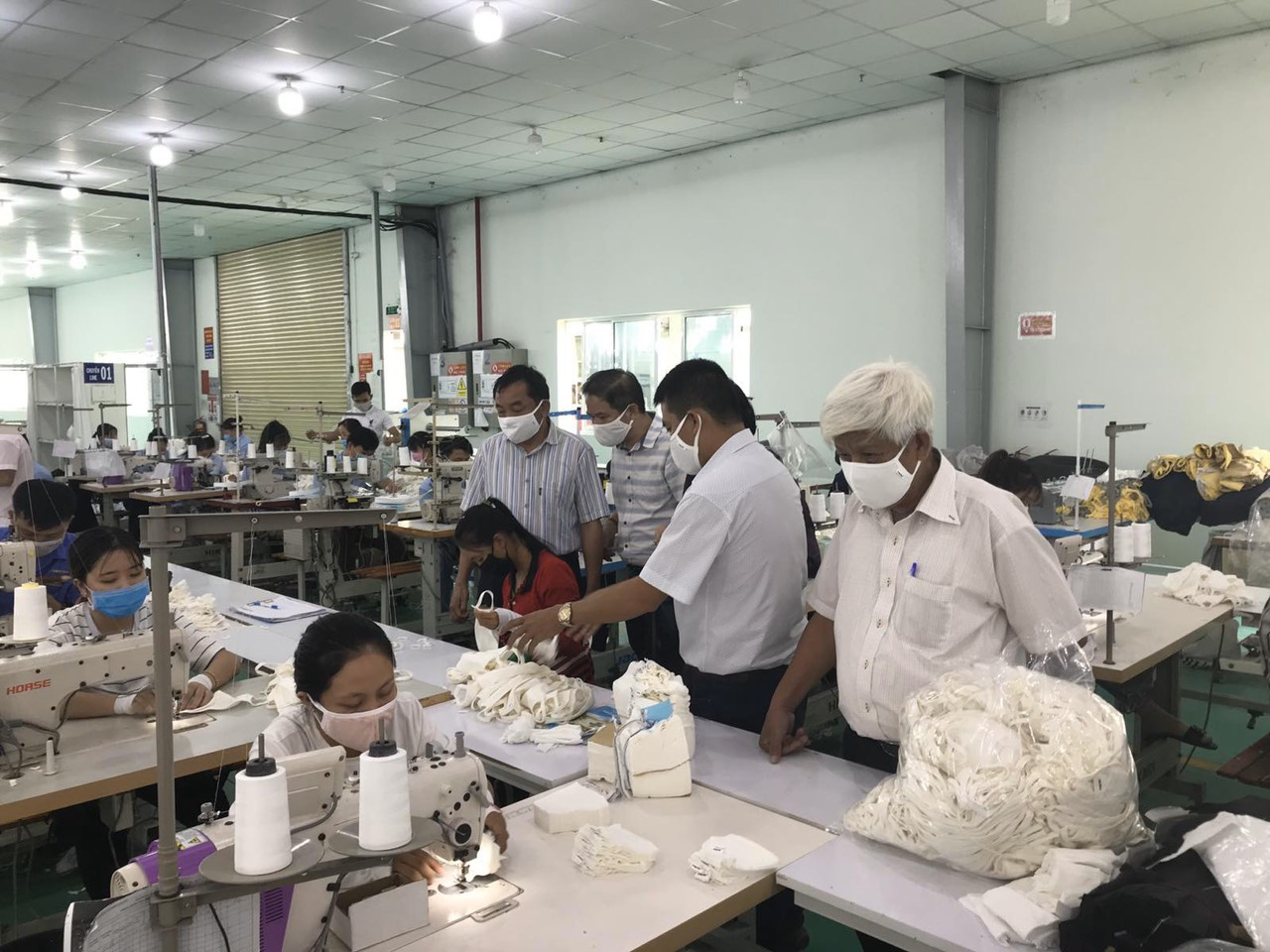 Tìm đường cho khẩu trang vải xuất ngoại