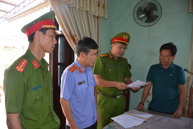 Khởi tố Chủ tịch phường Điện Dương và Trưởng phòng tài nguyên thị xã Điện Bàn - Ảnh 3.