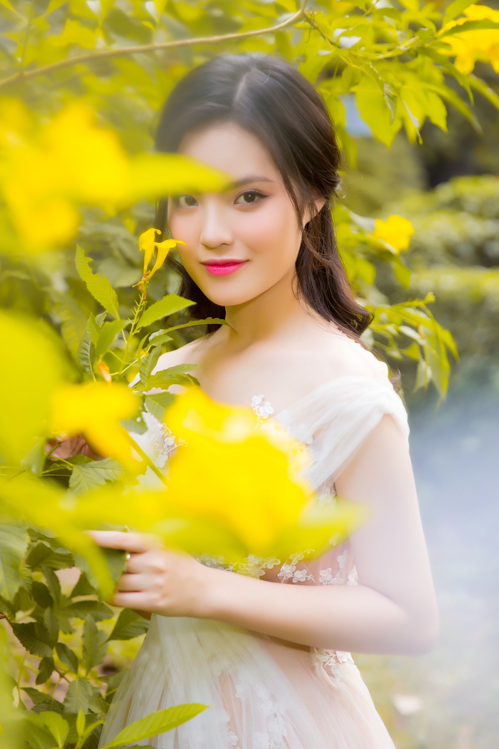 Ca sĩ Sunny Đan Ngọc khỏe vẻ đẹp mong manh tựa n&agrave;ng thơ. - Ảnh 2.