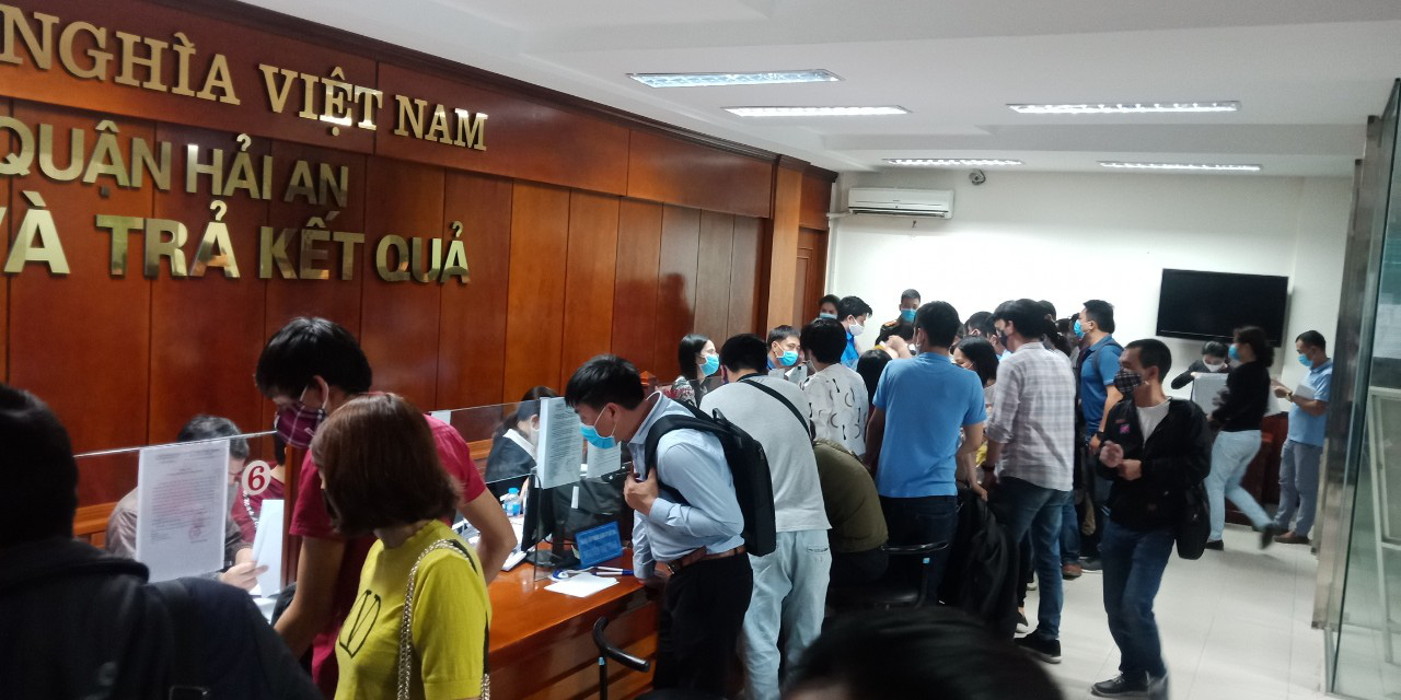 Hải Phòng: Các chủ phương tiện vận tải ùn ùn kéo đến xin giấy đi ngoại tỉnh - Ảnh 7.