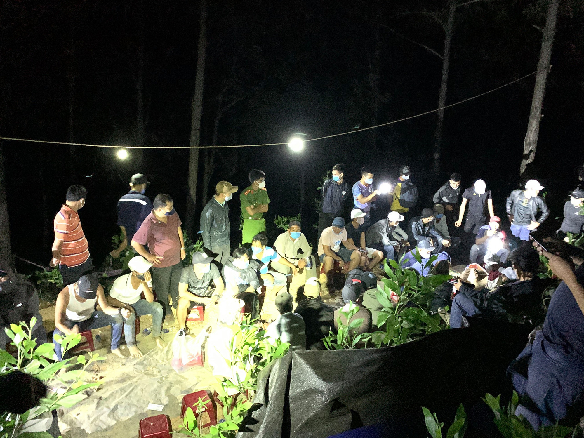 Vụ phá sòng bạc khủng ở Quảng Nam: Tạm giữ hình sự 18 đối tượng - Ảnh 1.