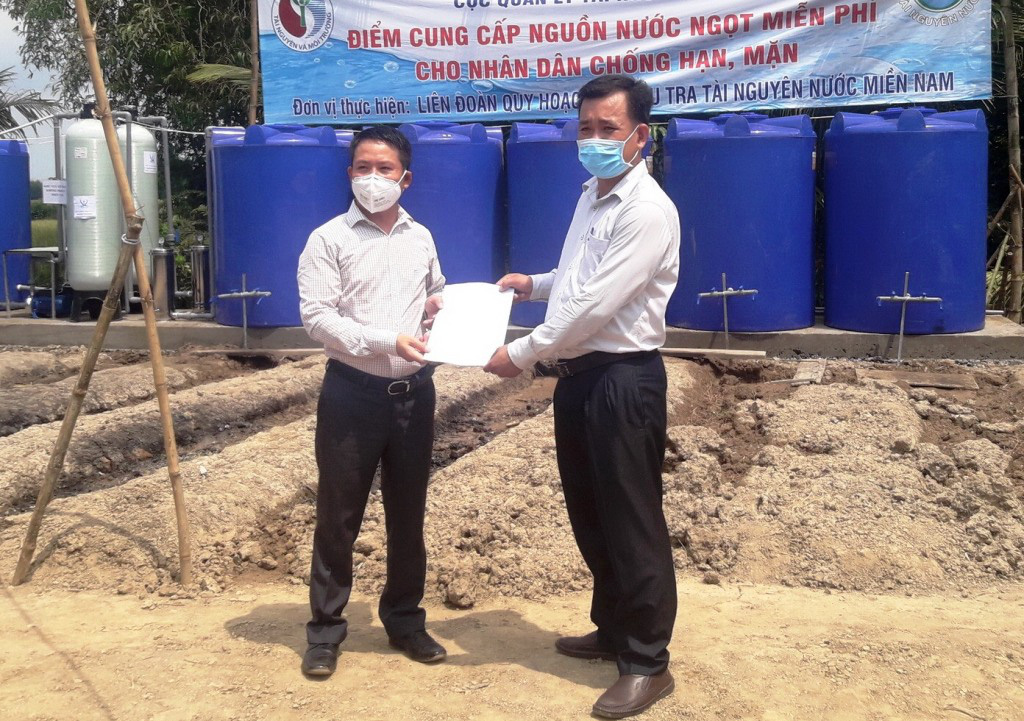 H&agrave;ng ng&agrave;n hộ d&acirc;n ở Bạc Li&ecirc;u v&agrave; c&aacute;c đảo T&acirc;y Nam vui mừng đ&oacute;n nước ngọt - Ảnh 1.