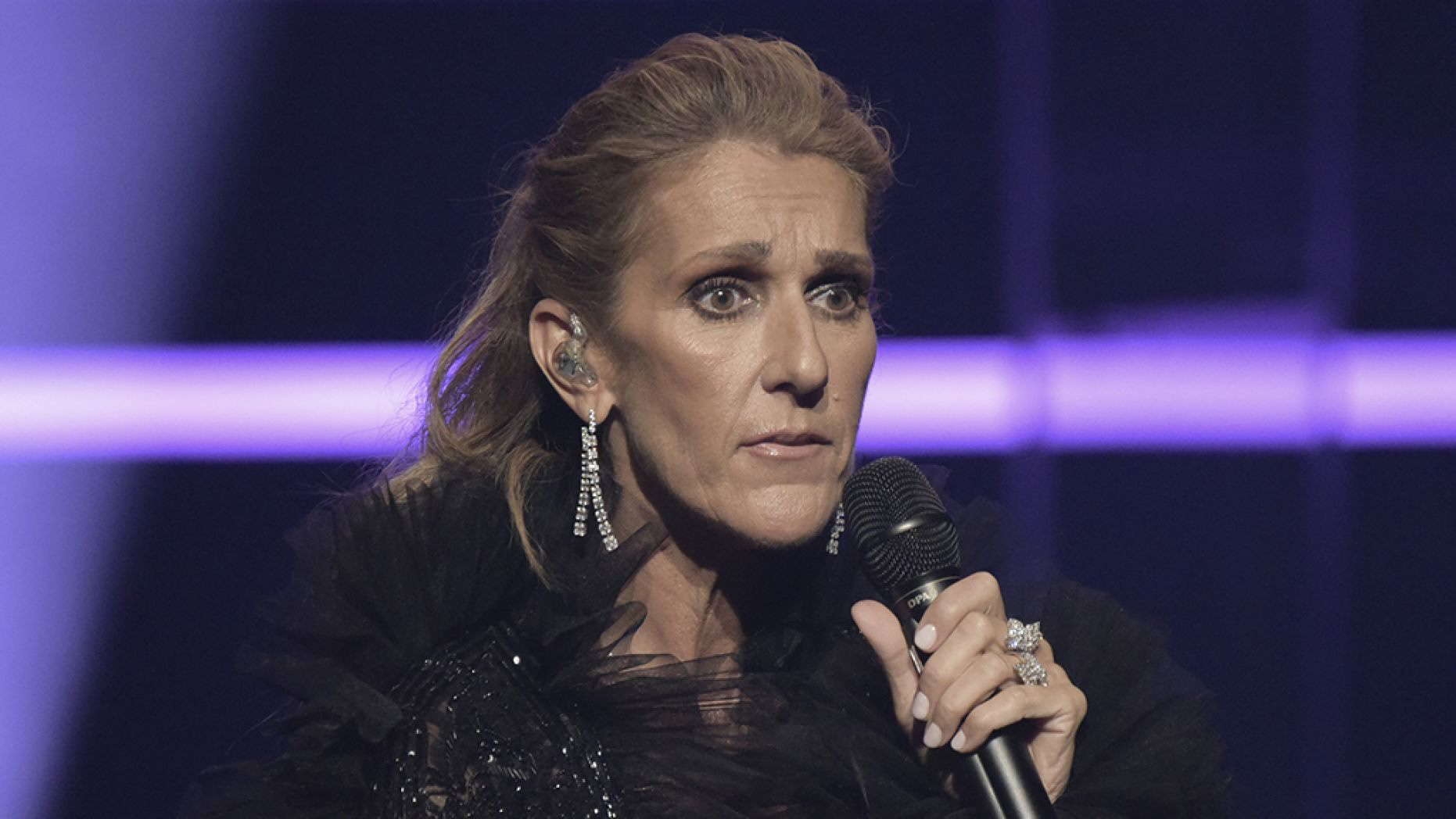 Celine Dion đổi lời "My heart will go on" khuyên giãn cách xã hội