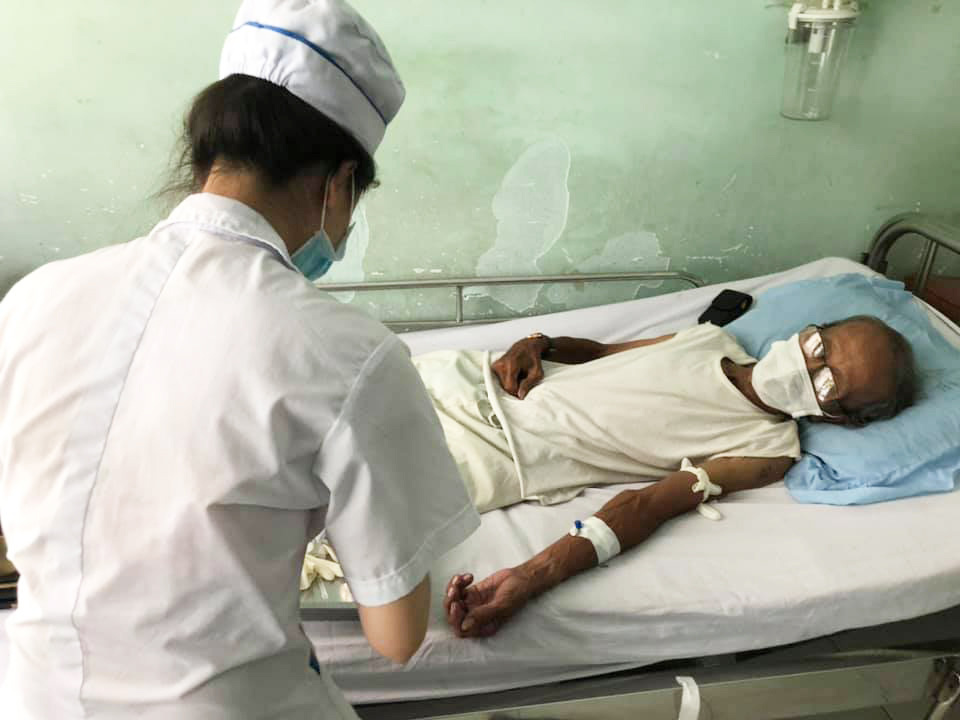 "Kép độc" Chấn Đạt cấp cứu vì bệnh tim, phổi nguy kịch