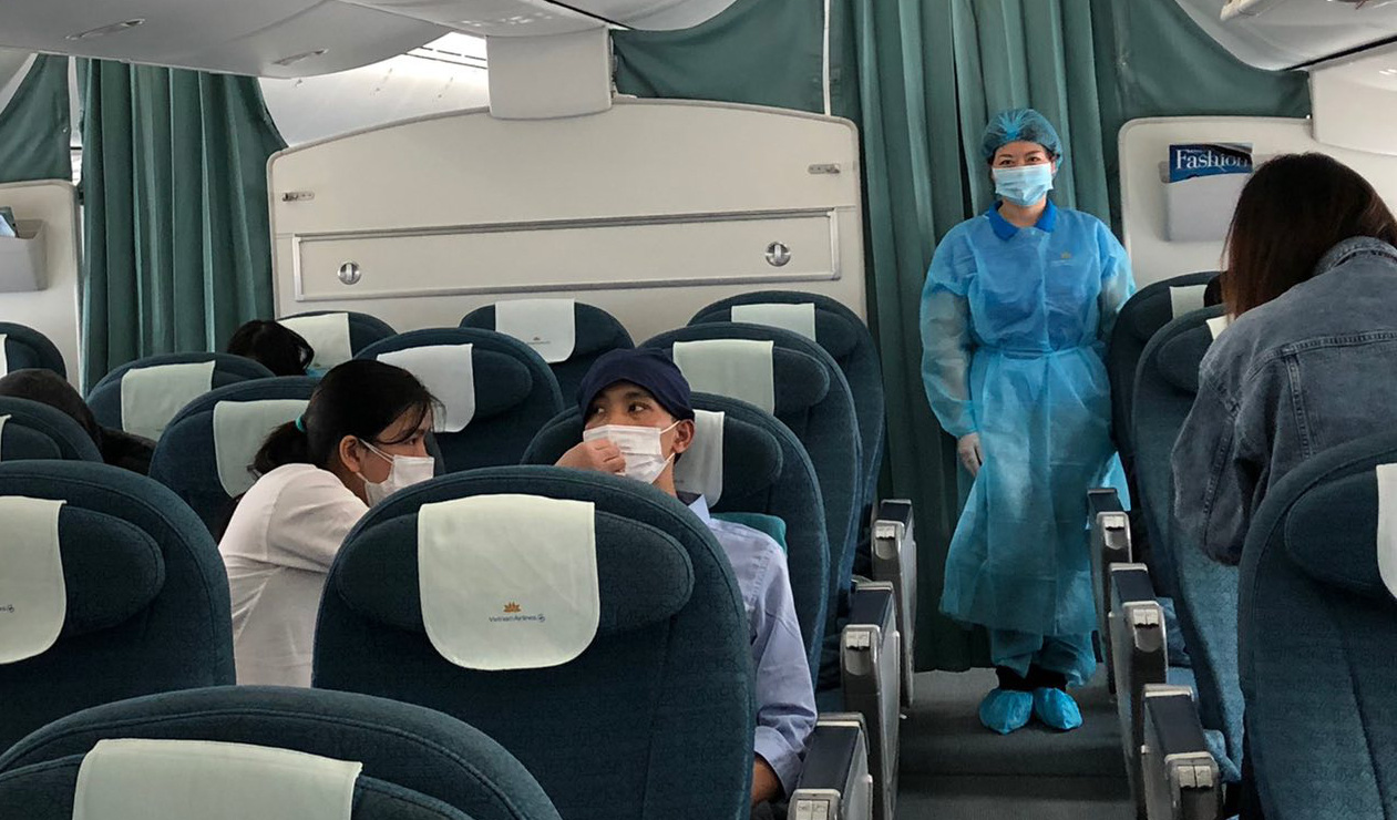 Tiếp tục tổ chức các chuyến bay đưa người Việt Nam về nước