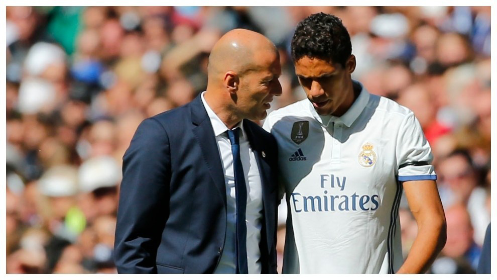 Ngả mũ với biệt t&agrave;i mua sắm cầu thủ của HLV Zinedine Zidane - Ảnh 8.