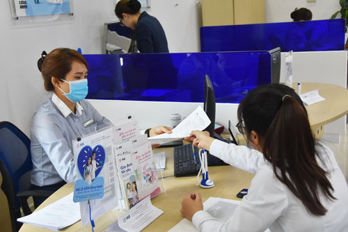 Doanh nghiệp sốt ruột, ngân hàng cẩn trọng