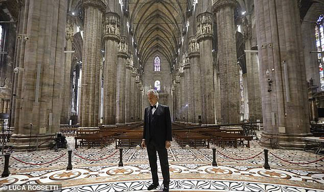 Danh ca khiếm thị Andrea Bocelli khiến h&agrave;ng triệu người x&uacute;c động - Ảnh 4.