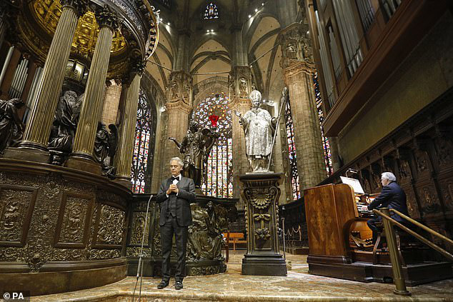 Danh ca khiếm thị Andrea Bocelli khiến h&agrave;ng triệu người x&uacute;c động - Ảnh 3.