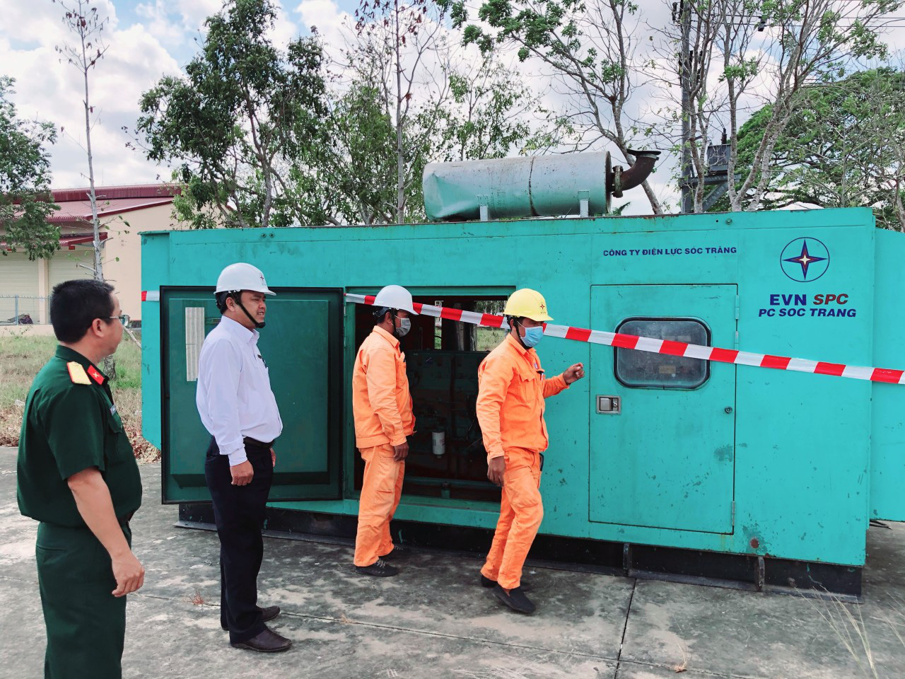 Tổng C&ocirc;ng ty Điện lực miền Nam: Bảo đảm điện v&agrave; chung tay ph&ograve;ng, chống dịch Covid-19  - Ảnh 2.
