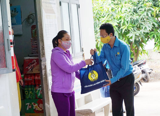 Hỗ trợ người lao động bị ảnh hưởng bởi dịch bệnh
