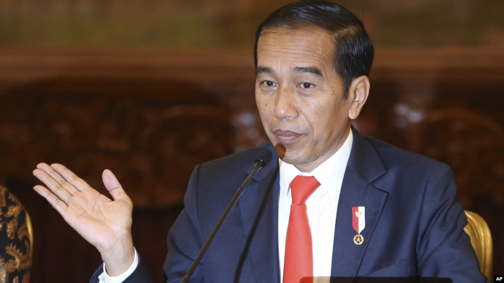 Jakarta rối trong ngày đầu tiên đi làm với lệnh giãn cách xã hội