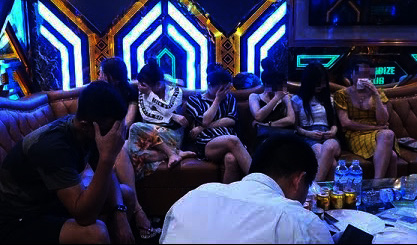 Bí mật sau nhiều lớp an ninh của quán karaoke Titanic