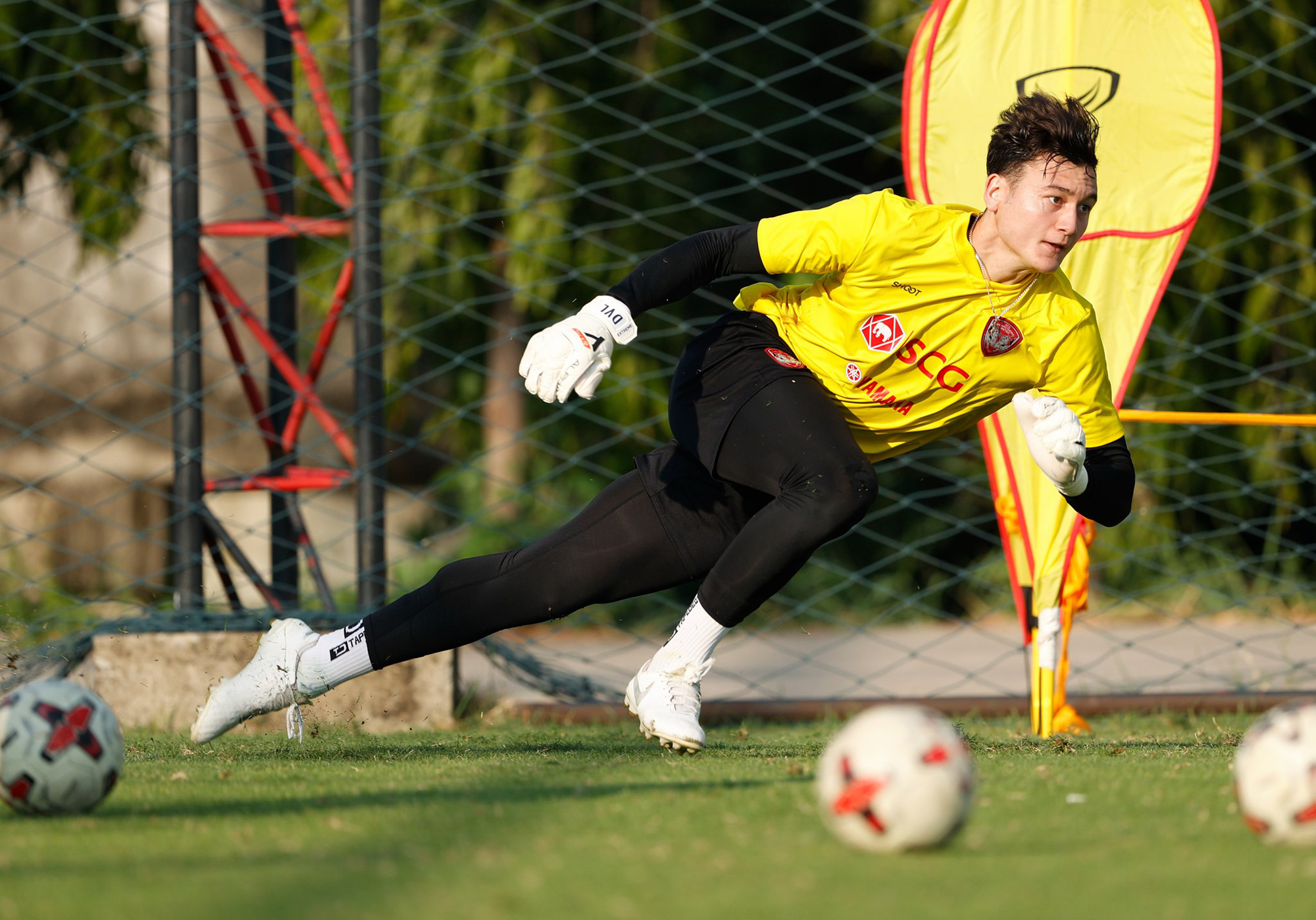 Đặng Văn Lâm treo găng thêm 6 tháng vì Thai League bắt chước Ngoại hạng Anh