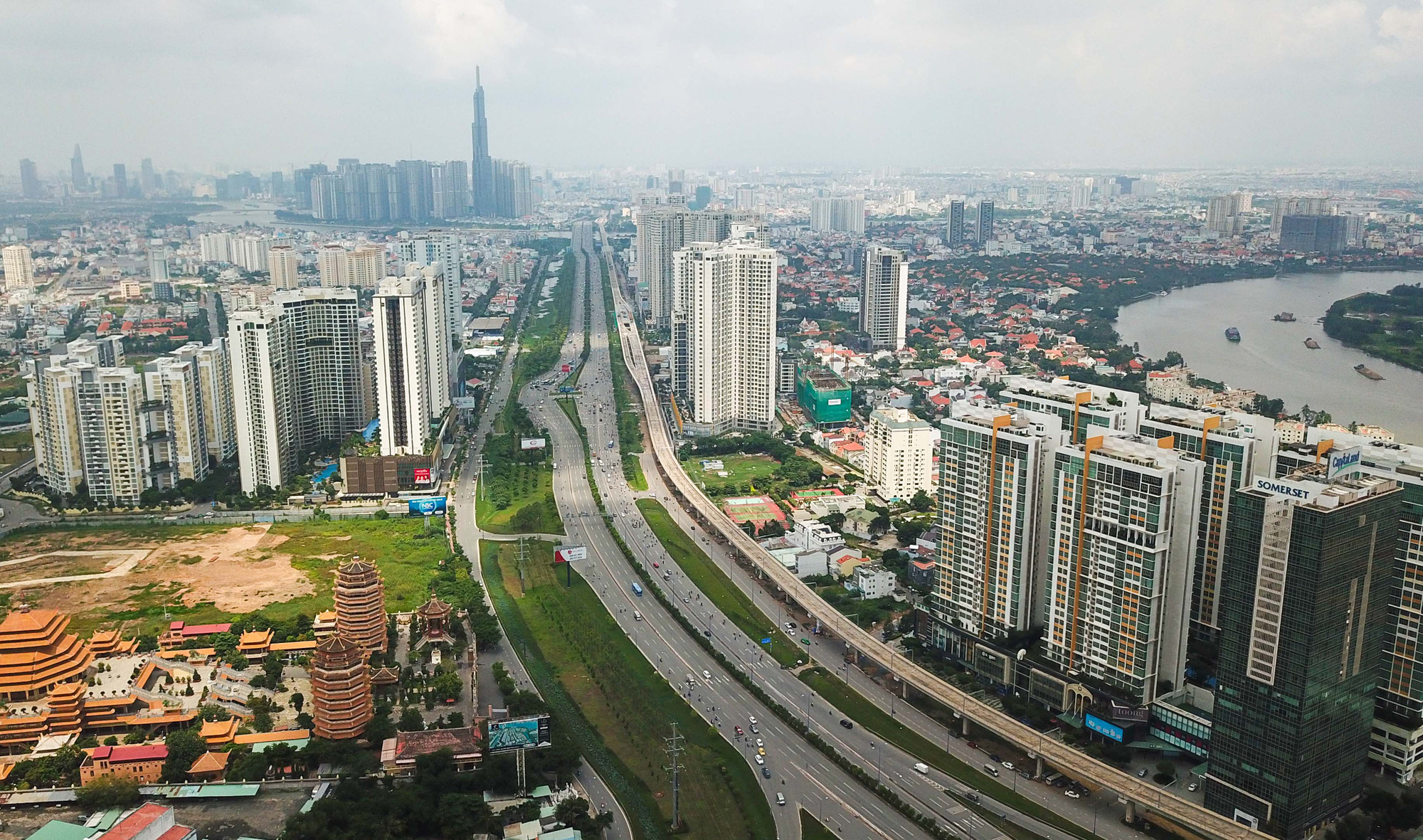Ứng ph&oacute; Covid-19: Bất động sản c&oacute; phải k&ecirc;nh đầu tư hấp dẫn l&uacute;c n&agrave;y? - Ảnh 1.