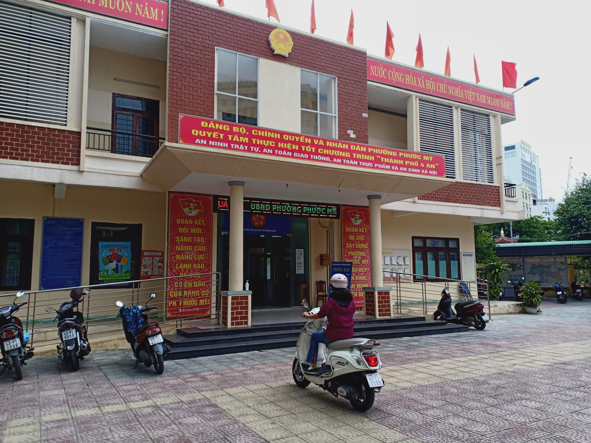 Đ&agrave; Nẵng: Một ph&oacute; chủ tịch phường tử vong trong tư thế treo cổ tại nh&agrave; ri&ecirc;ng - Ảnh 2.