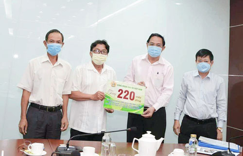 Hỗ trợ doanh nghiệp và người lao động phòng chống dịch