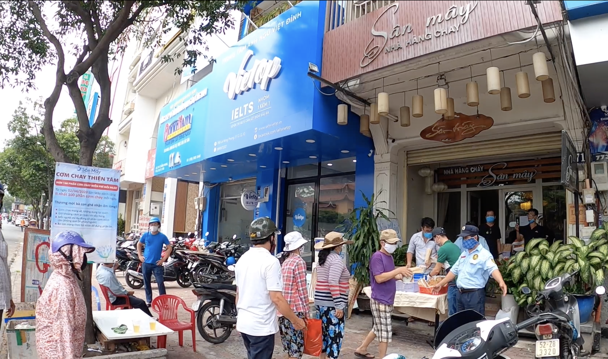 Ở nơi 1km2 c&oacute; đến 5 điểm ph&aacute;t cơm miễn ph&iacute;! - Ảnh 4.