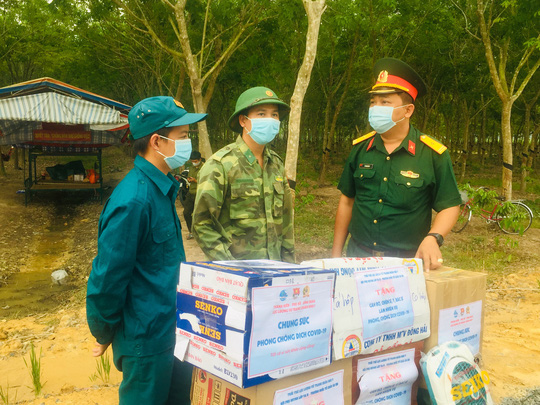 Tiếp sức v&ugrave;ng bi&ecirc;n chống dịch Covid-19 - Ảnh 1.