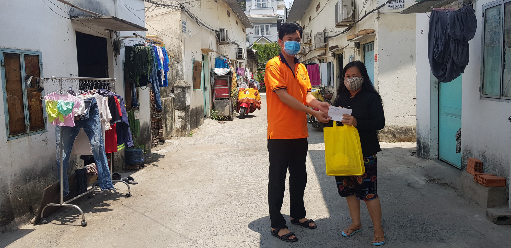 TP HCM: H&agrave;ng trăm người kh&ocirc;ng đeo khẩu trang bị xử nghi&ecirc;m - Ảnh 6.