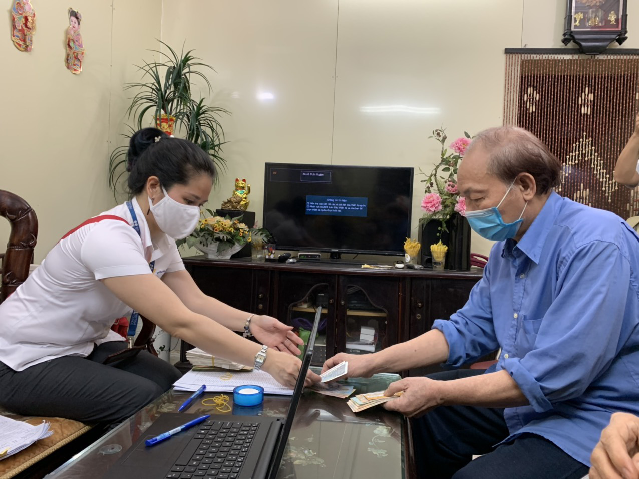 Hà Nội chi trả gần 4.000 tỉ đồng tiền lương hưu tại nhà cho 440.000 người