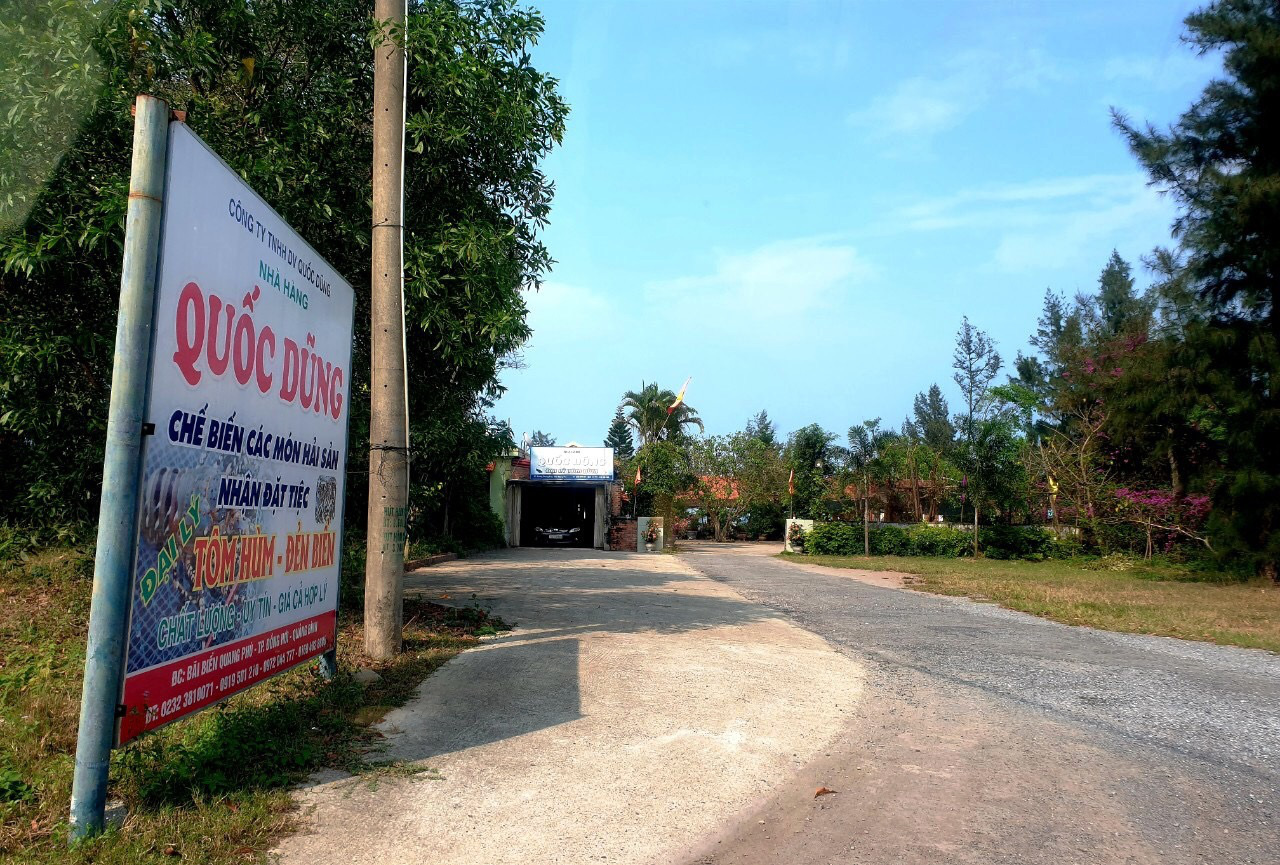 Quảng B&igrave;nh: Th&agrave;nh phố nương tay, 6 nh&agrave; h&agrave;ng lấn  11.000m2 đất v&agrave;ng ven biển - Ảnh 2.