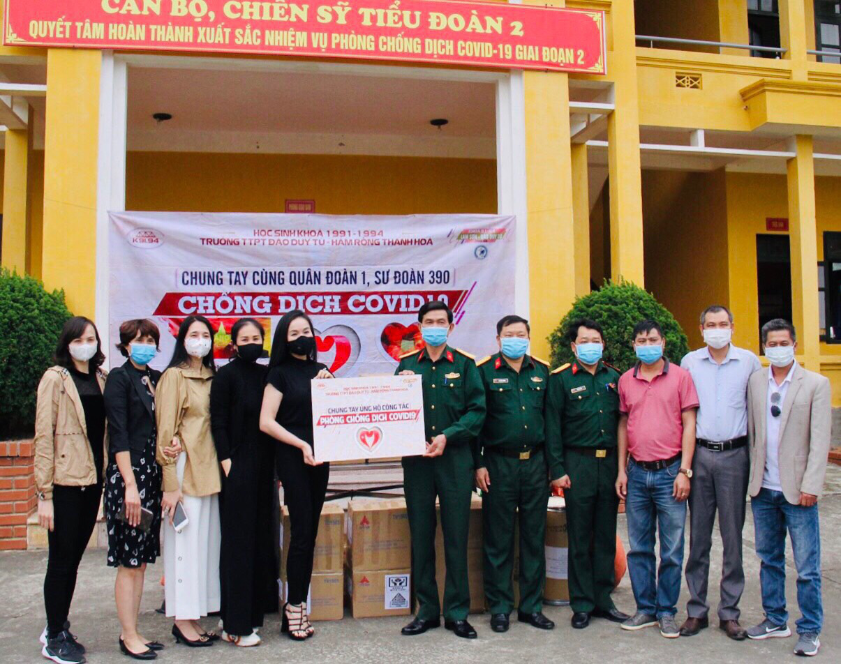 Trao tặng vật tư y tế, trang thiết bị ph&ograve;ng chống dịch COVID-19 cho c&aacute;c đồn Bi&ecirc;n ph&ograve;ng - Ảnh 2.
