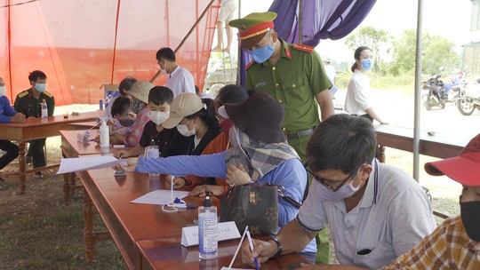 Quảng Nam - Thừa Thi&ecirc;n- Huế: Tiếp tục siết c&aacute;c hoạt động chống dịch - Ảnh 2.