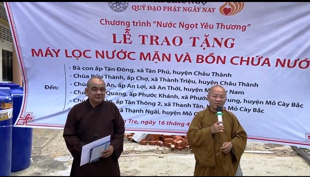 Chùa Giác Ngộ TP HCM mang niềm vui đến với bà con vùng hạn, mặn Bến Tre