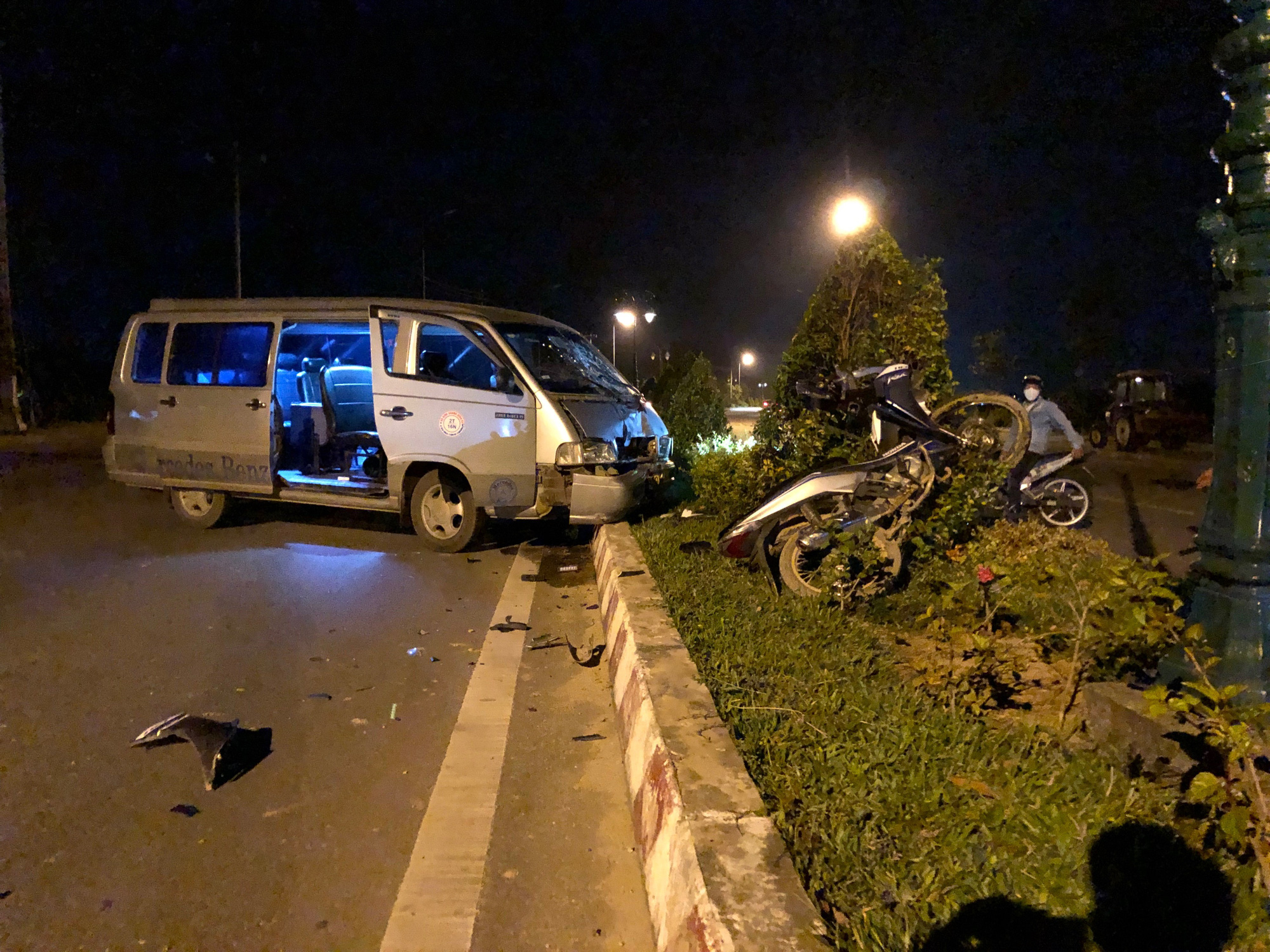 Bị tai nạn giao th&ocirc;ng nguy kịch, gọi 115 kh&ocirc;ng nghe m&aacute;y: Bệnh viện n&oacute;i g&igrave;? - Ảnh 1.