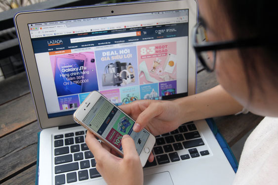 Coi chừng sập bẫy khi mua h&agrave;ng online - Ảnh 1.