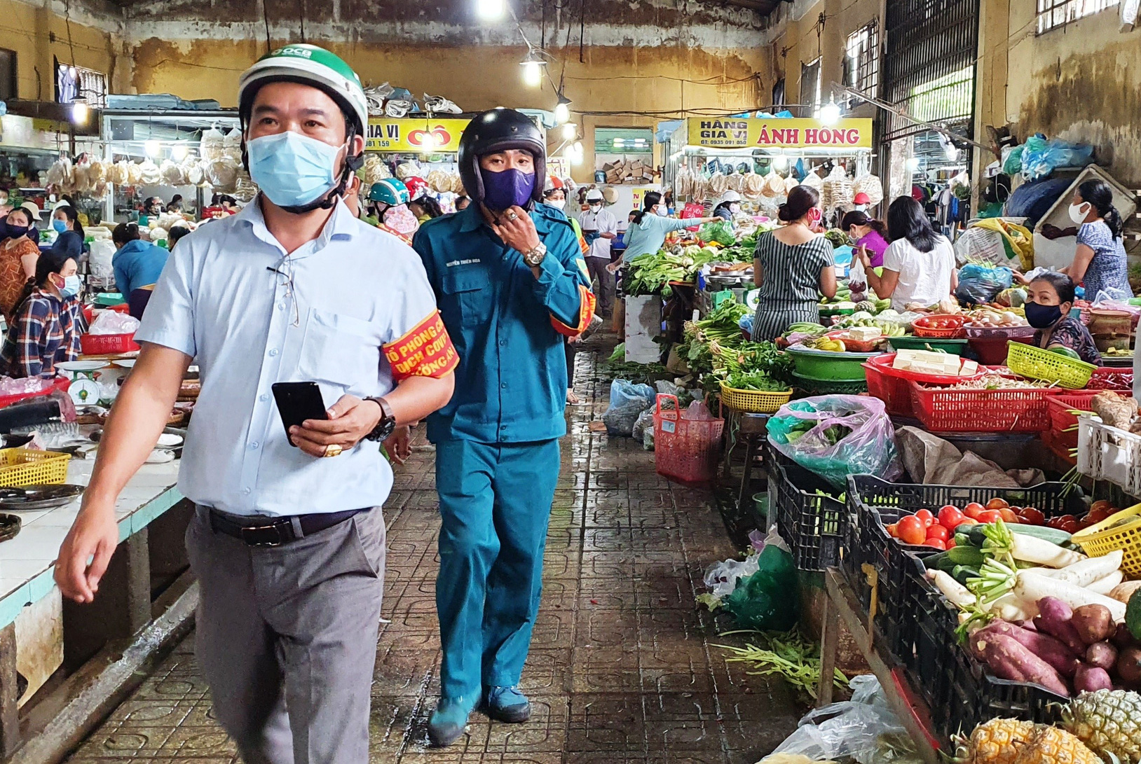 Quảng Nam xét nghiệm tại các chợ, cách ly người về từ nơi "nguy cơ cao"