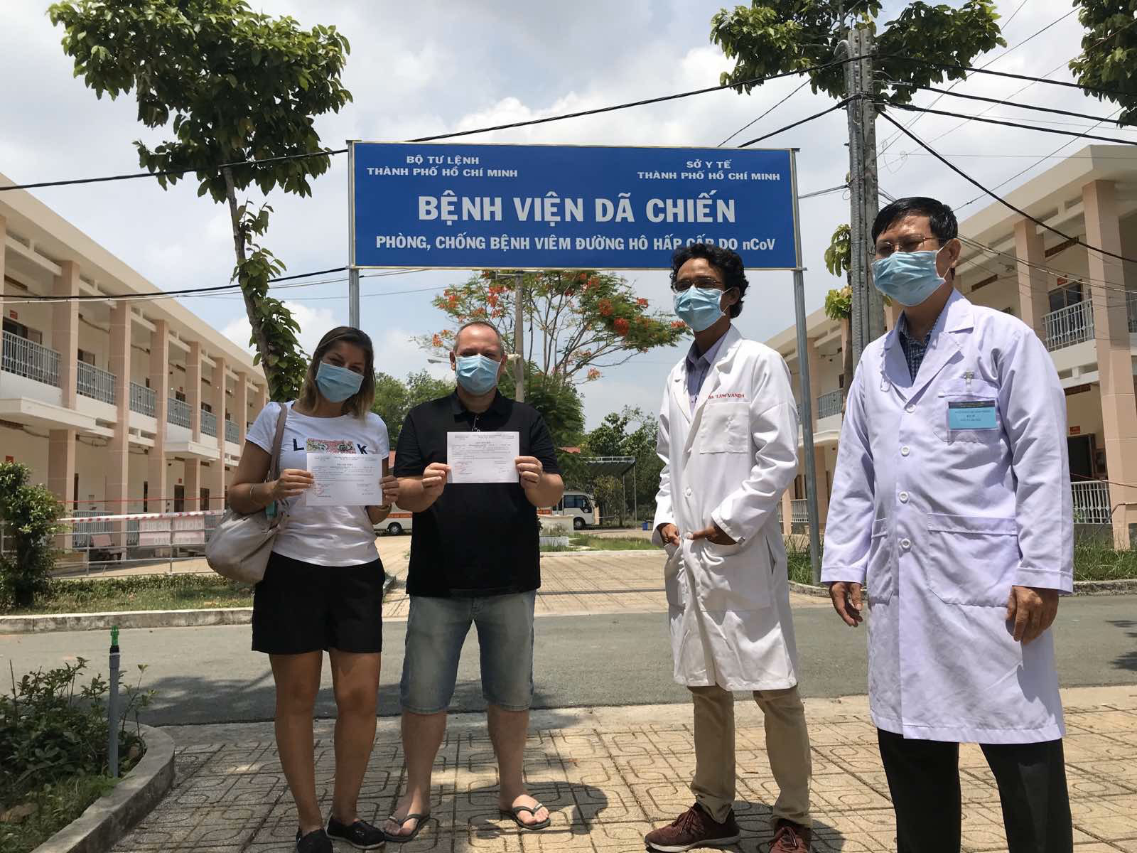 TP HCM: Hai vợ chồng người Brazin mắc Covid-19 xuất viện - Ảnh 1.