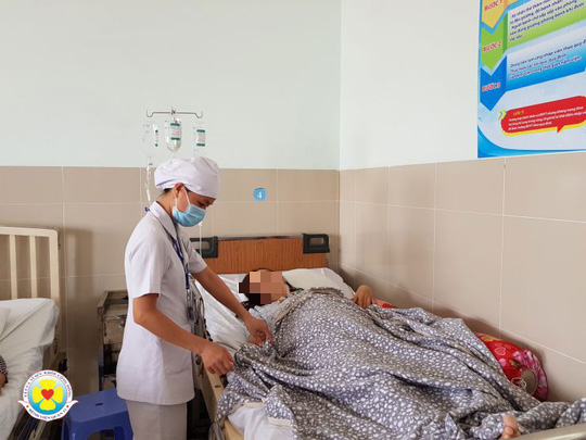 Thay huyết tương, cấp cứu người phụ nữ máu đục như sữa