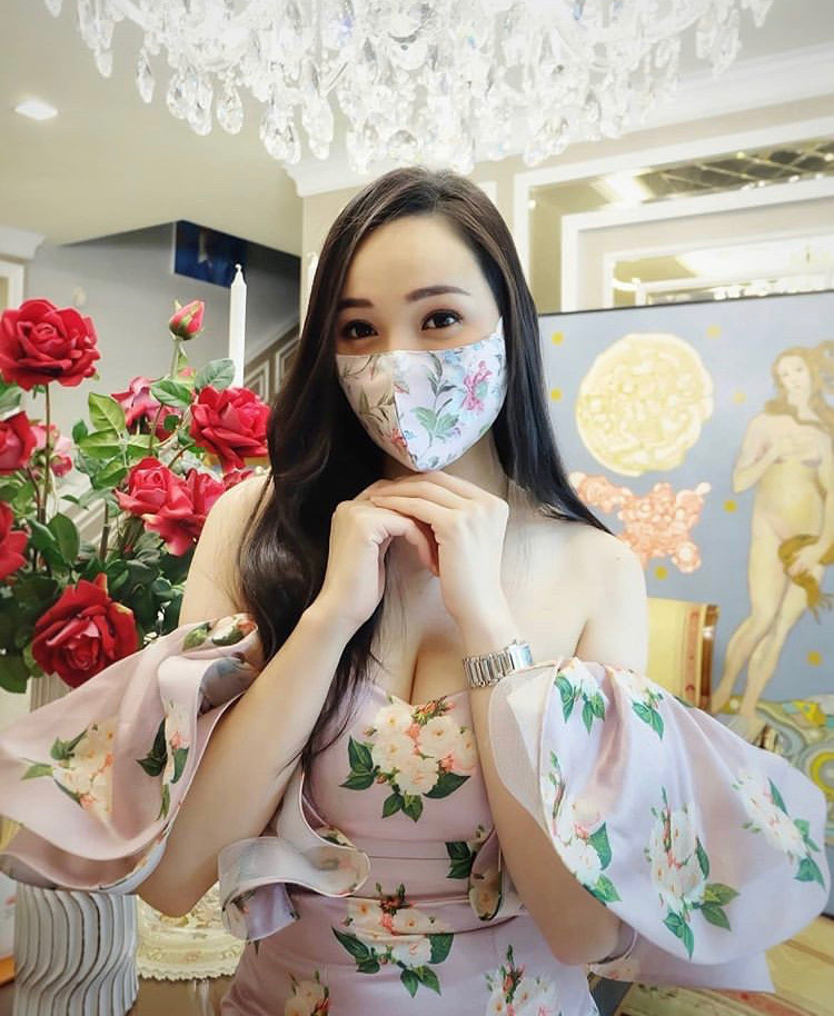 B&ugrave;ng nổ xu hướng khẩu trang ton-sur-ton với trang phục - Ảnh 5.