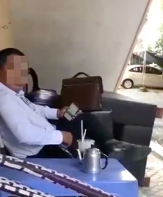 Vụ giám đốc công ty đấu giá hắt nước, văng tục: Cục Bổ trợ tư pháp vào cuộc - Ảnh 1.